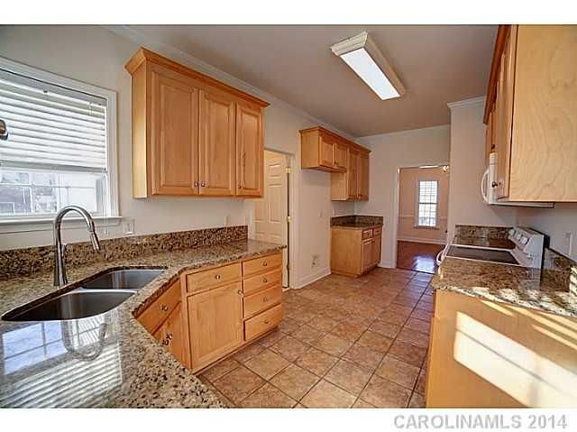 400 Pembroke Dr, Waxhaw, NC 28173