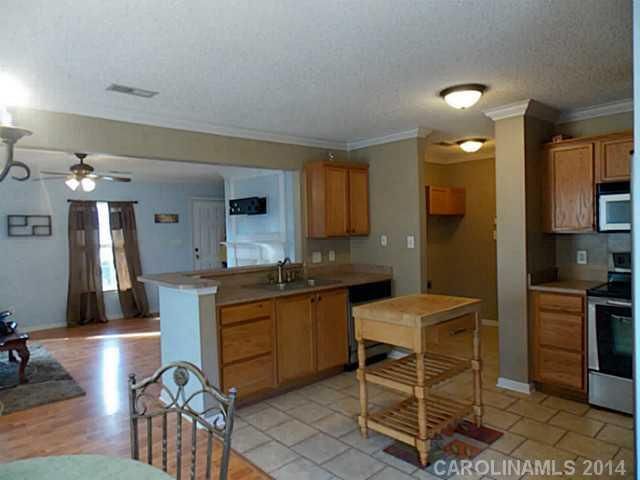 7727 Sullivans Trace Dr, Charlotte, NC 28217