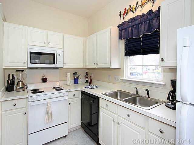 8856 Cinnabay Dr #80, Charlotte, NC 28216