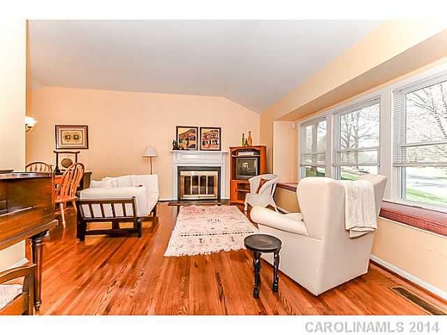 232 Manning Dr, Charlotte, NC 28209
