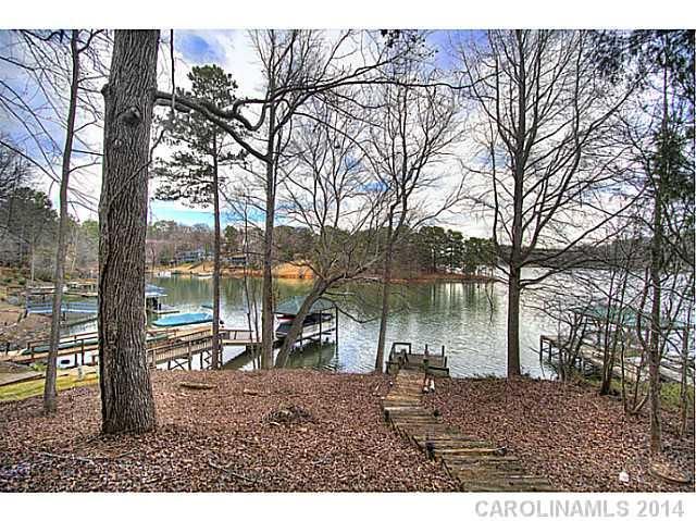 1108 Palmyra Dr, Tega Cay, SC 29708