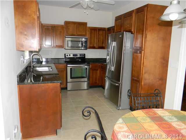 7203 Oxford Bluff Dr, Stanley, NC 28164