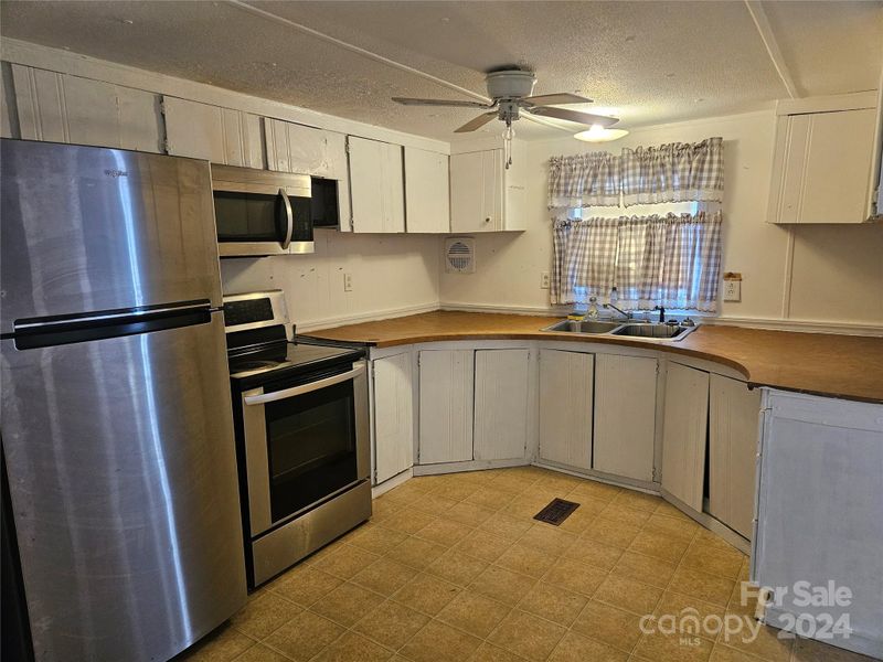 525 Dixie School Rd #D, Lancaster, SC 29720