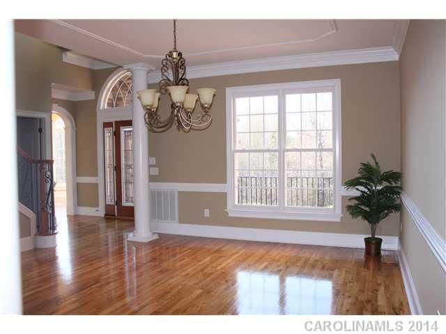 4108 NW 2nd St, Hickory, NC 28601