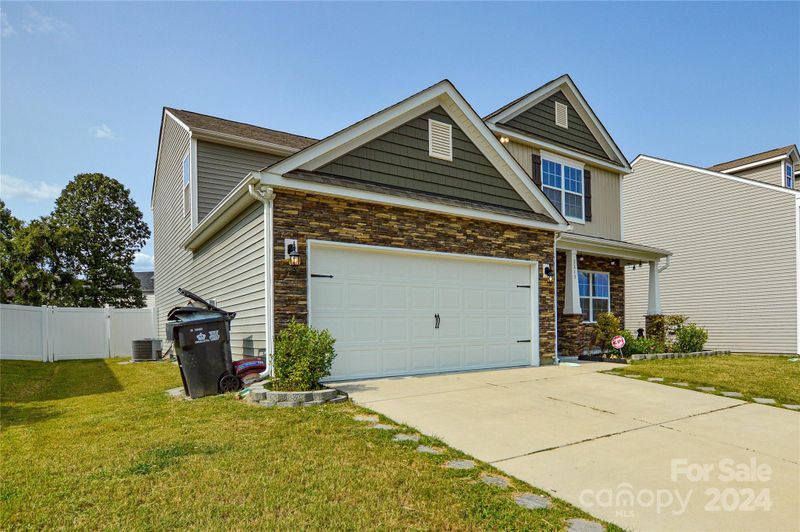 2215 Apple Glen Ln, Charlotte, NC 28269