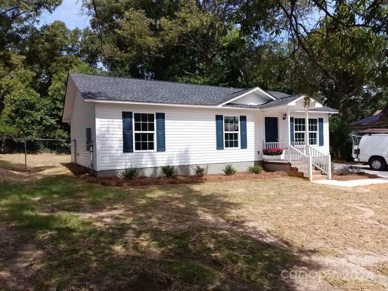 3 Charlotte St, York, SC 29745