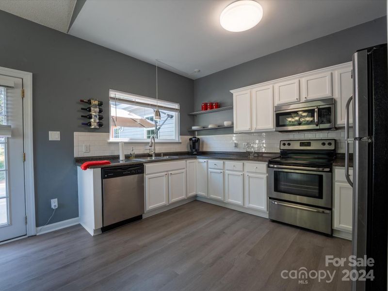 7027 Daerwood Pl, Charlotte, NC 28215
