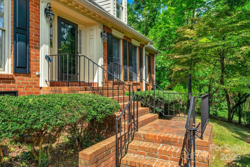 118 Cramer Mountain Woods Rd, Cramerton, NC 28032