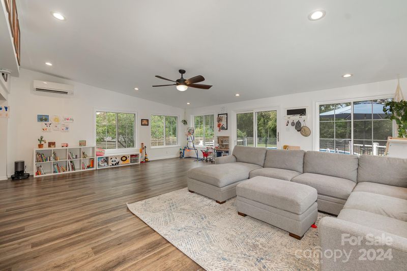 8036 Tifton Rd, Charlotte, NC 28226