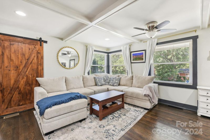 628 Manhasset Rd, Charlotte, NC 28209