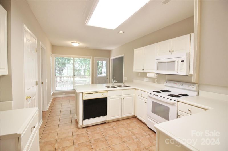 11334 Longhedge Ln, Charlotte, NC 28273