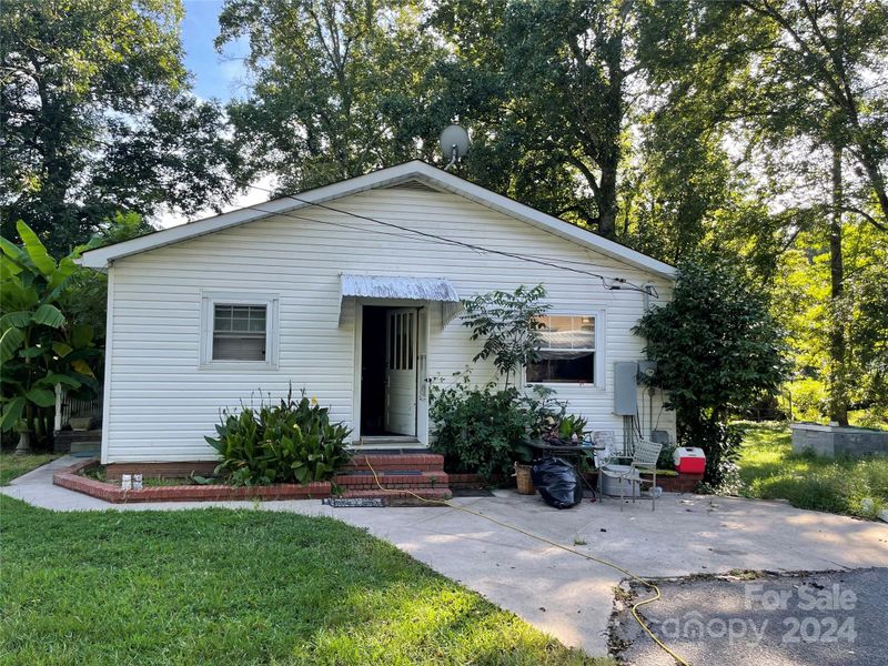 1419 Mount Ulla Hw, Mooresville, NC 28125