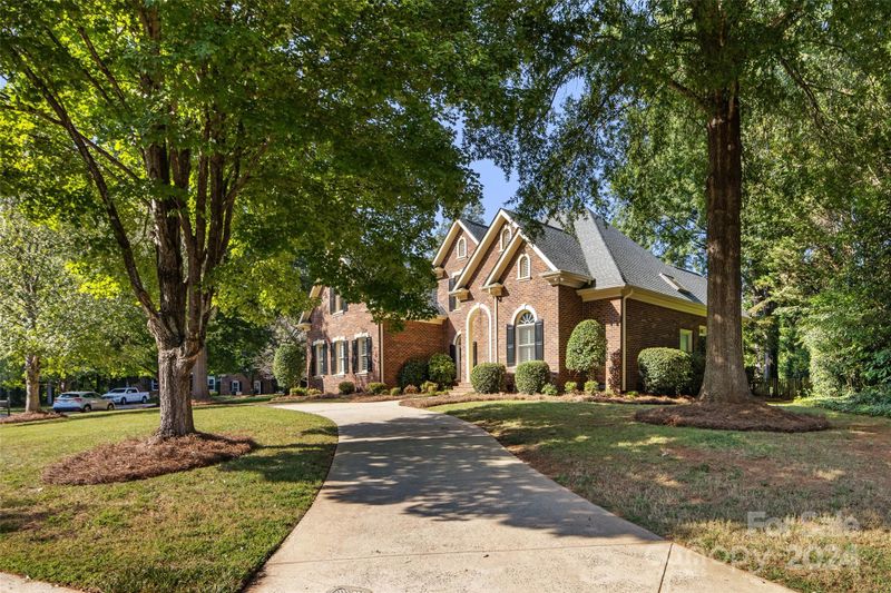 318 Summermore Dr, Charlotte, NC 28270