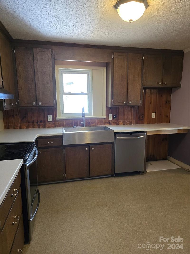 260 Klutz St, Troutman, NC 28166