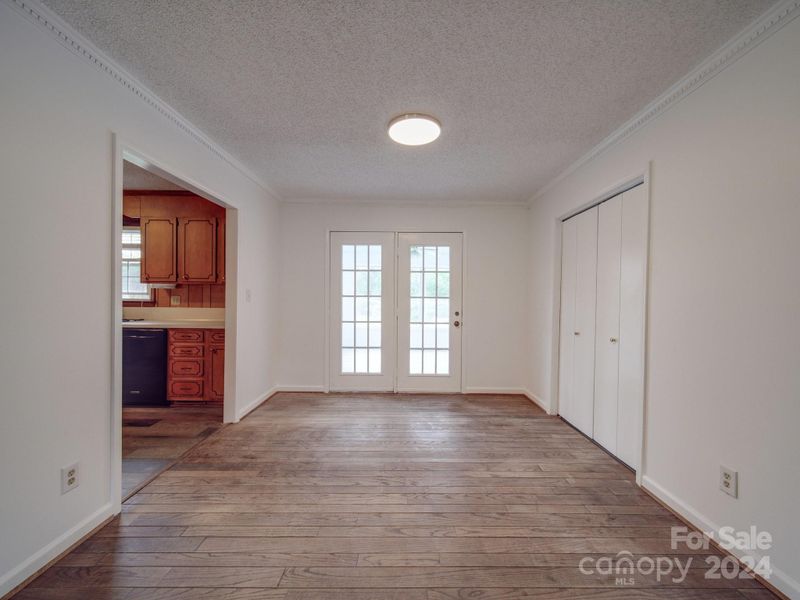 348 Loray Farm Rd, Dallas, NC 28034