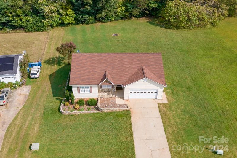 2098 Rocketts Way, Newton, NC 28658