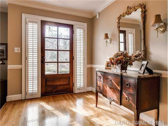 3823 Foxcroft Rd, Charlotte, NC 28211