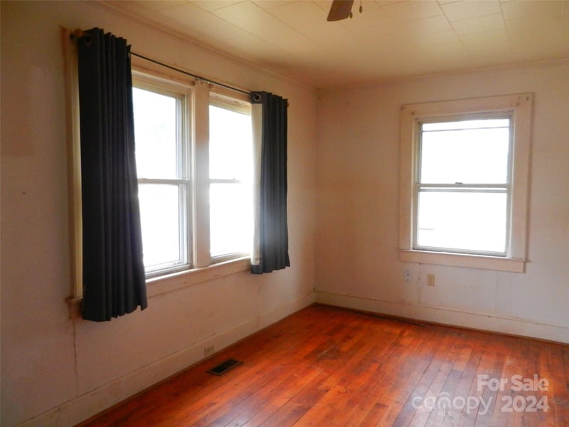 241 N Lincoln St, High Shoals, NC 28092