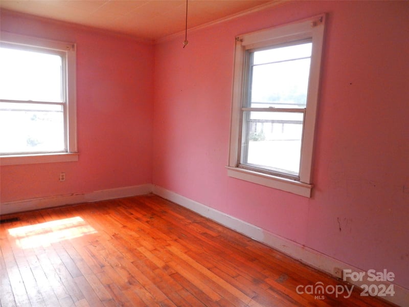 241 N Lincoln St, High Shoals, NC 28092