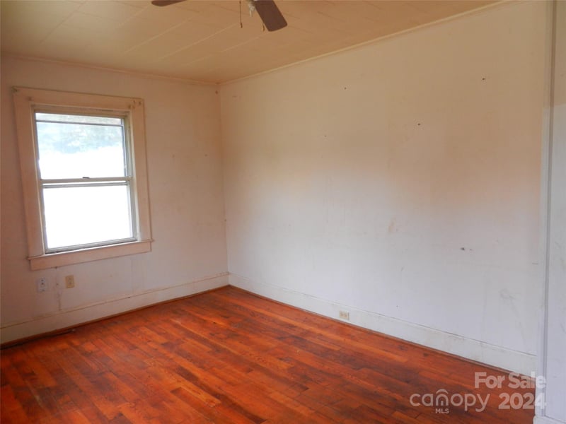 241 N Lincoln St, High Shoals, NC 28092