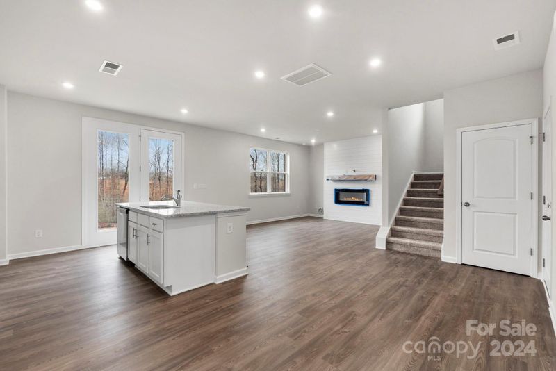 718 Olde England Dr, Lincolnton, NC 28092