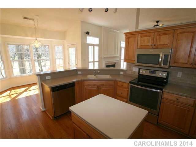 6500 Fairway Point Dr, Charlotte, NC 28269