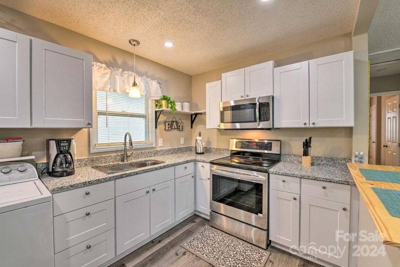 645 Smith St, Kannapolis, NC 28083