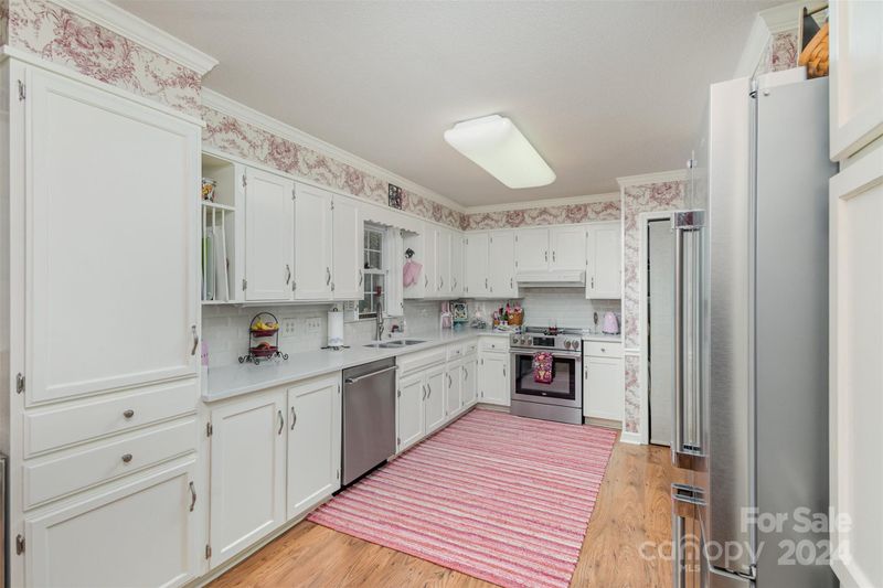 114 Lakeview Dr, York, SC 29745