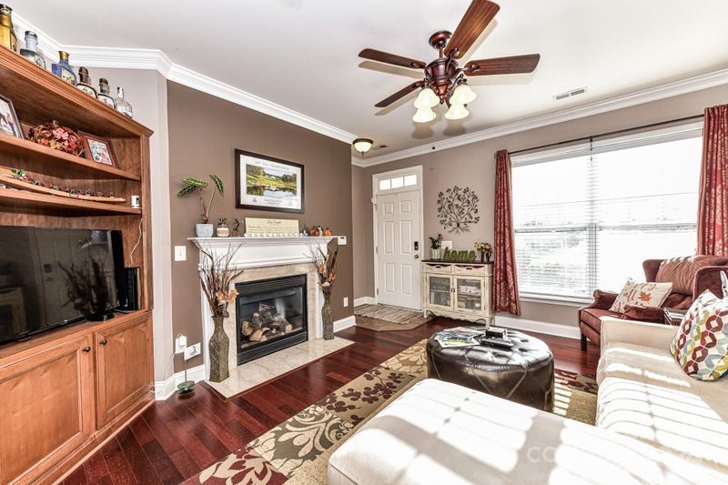 331 Hurston Cir, Charlotte, NC 28208