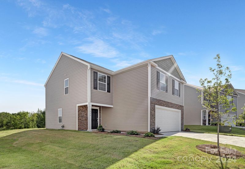 1066 Foxberry Ln, Maiden, NC 28650
