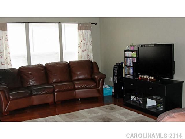 215 Summit Park Ct, Kannapolis, NC 28083