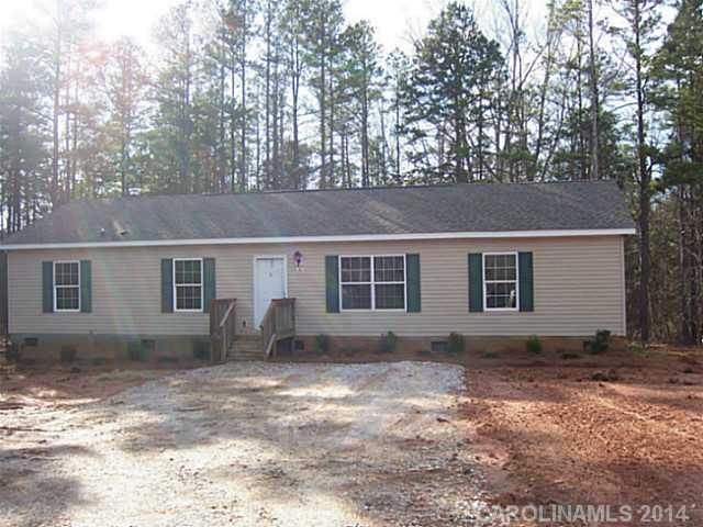 1260 Smithwoods Ln, Hickory Grove, SC 29717