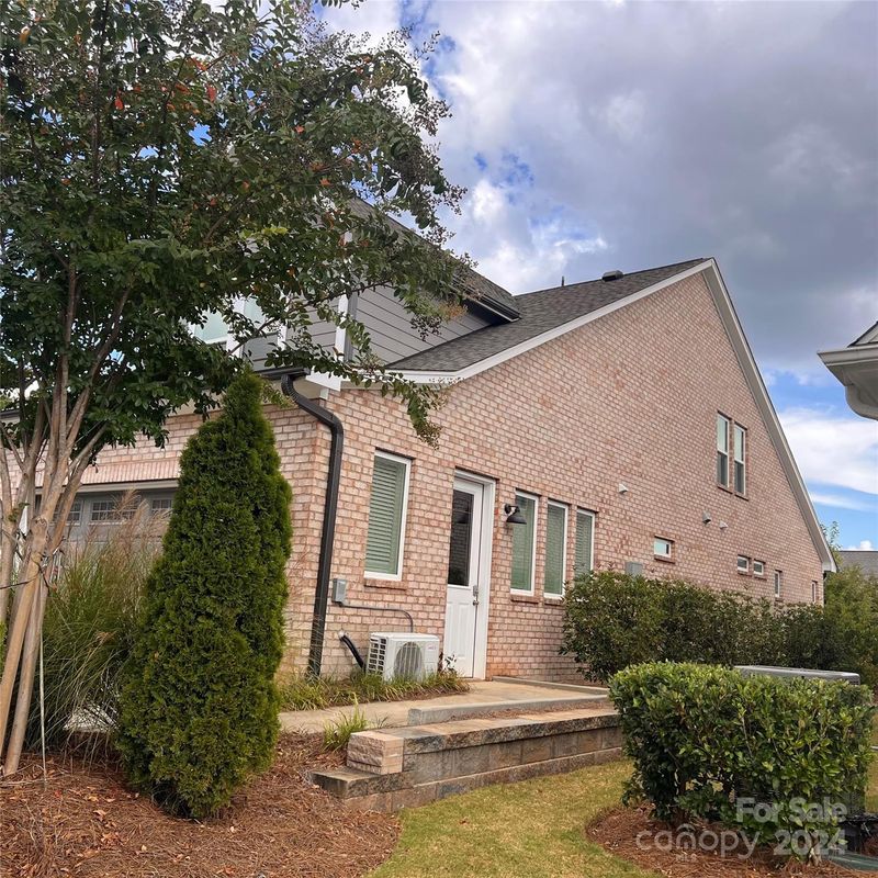 9415 Downton Ct, Matthews, NC 28105