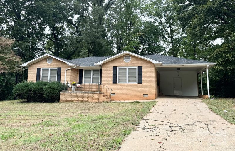 908 Mauney Rd, Stanley, NC 28164