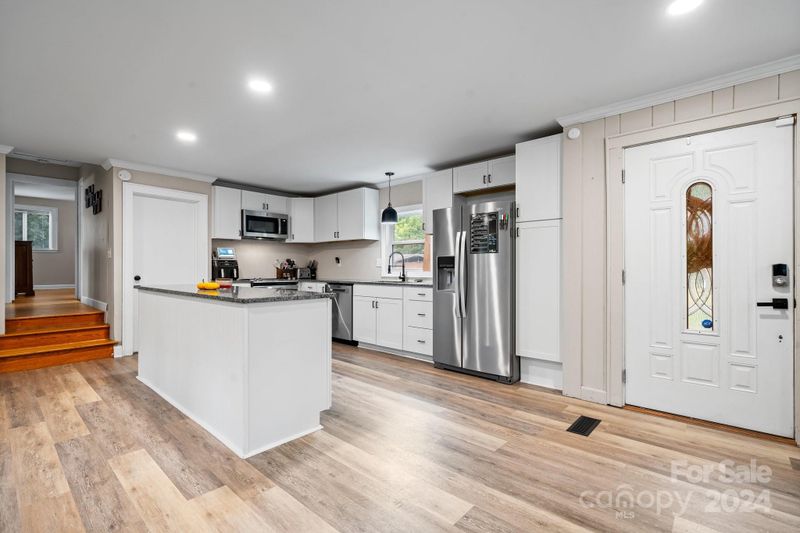 145 30th Ave NW, Hickory, NC 28601