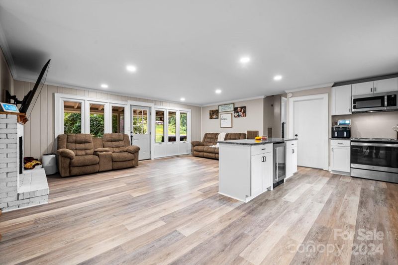 145 30th Ave NW, Hickory, NC 28601