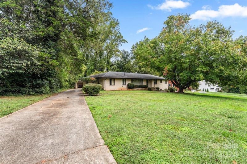 115 Chevron Dr, Charlotte, NC 28211