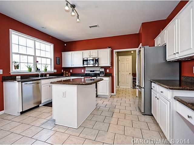 2913 Wheat Meadow Rd, Charlotte, NC 28270