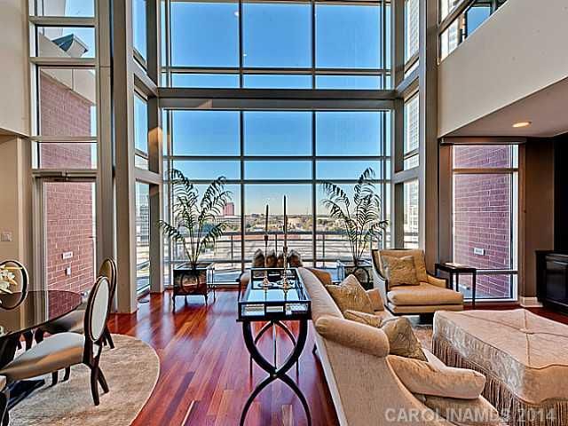 435 S Tryon St #902, Charlotte, NC 28202