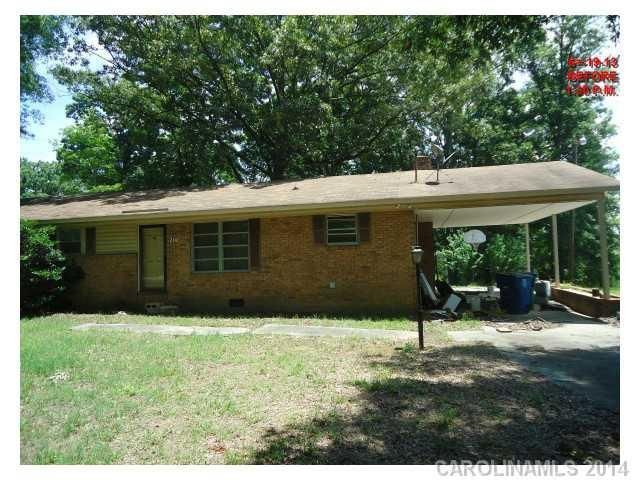 214 Meadowbrook Dr, Matthews, NC 28104