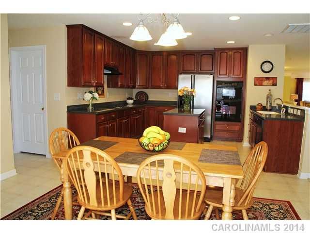 2117 Big Pine Dr, Matthews, NC 28105