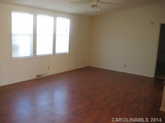 1030 Heather Glen Dr #8, Catawba, NC 28609
