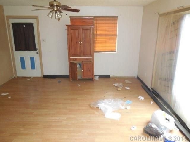 8524 W Dixie Dr, Charlotte, NC 28278