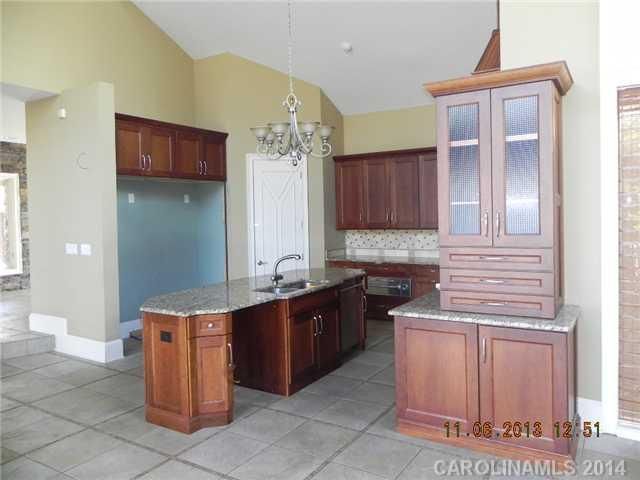 17221 Belle Isle Dr, Cornelius, NC 28031
