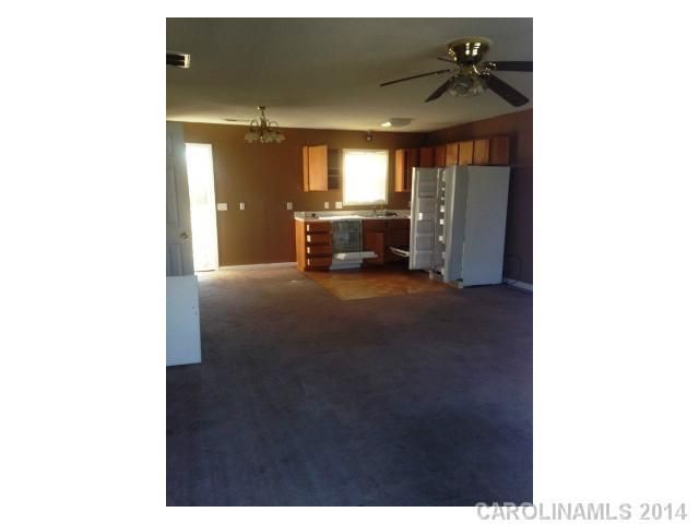 1067 NE 19th St #A, Hickory, NC 28601