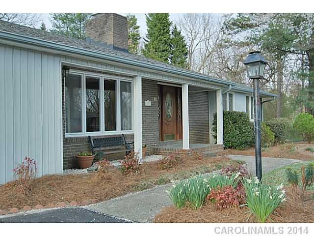 105 General Stonewall Jackson Dr, Stanley, NC 28164