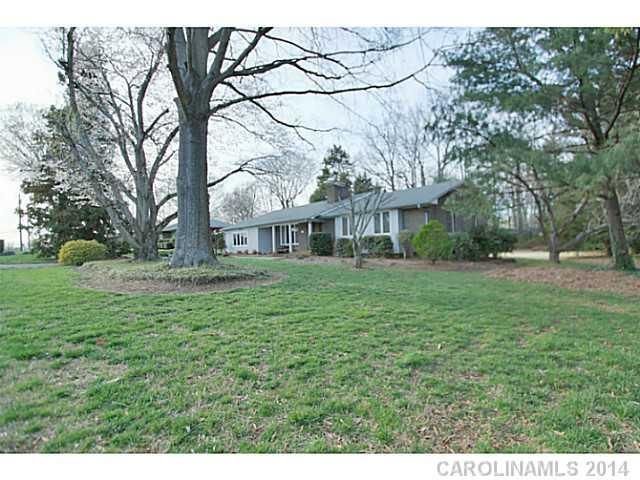 105 General Stonewall Jackson Dr, Stanley, NC 28164