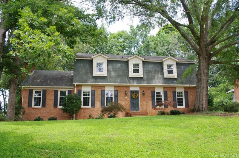 844 River Oaks Ln, Charlotte, NC 28226