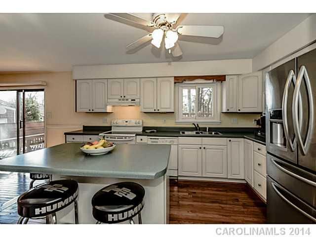 1130 Molokai Dr, Tega Cay, SC 29708