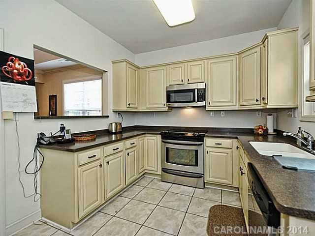 13318 Old Compton Ct, Pineville, NC 28134